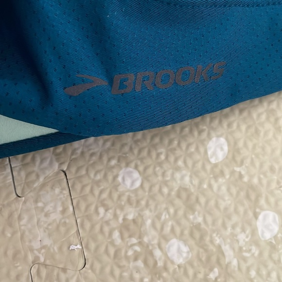 Brooks Running Visor - Picture 2 of 4
